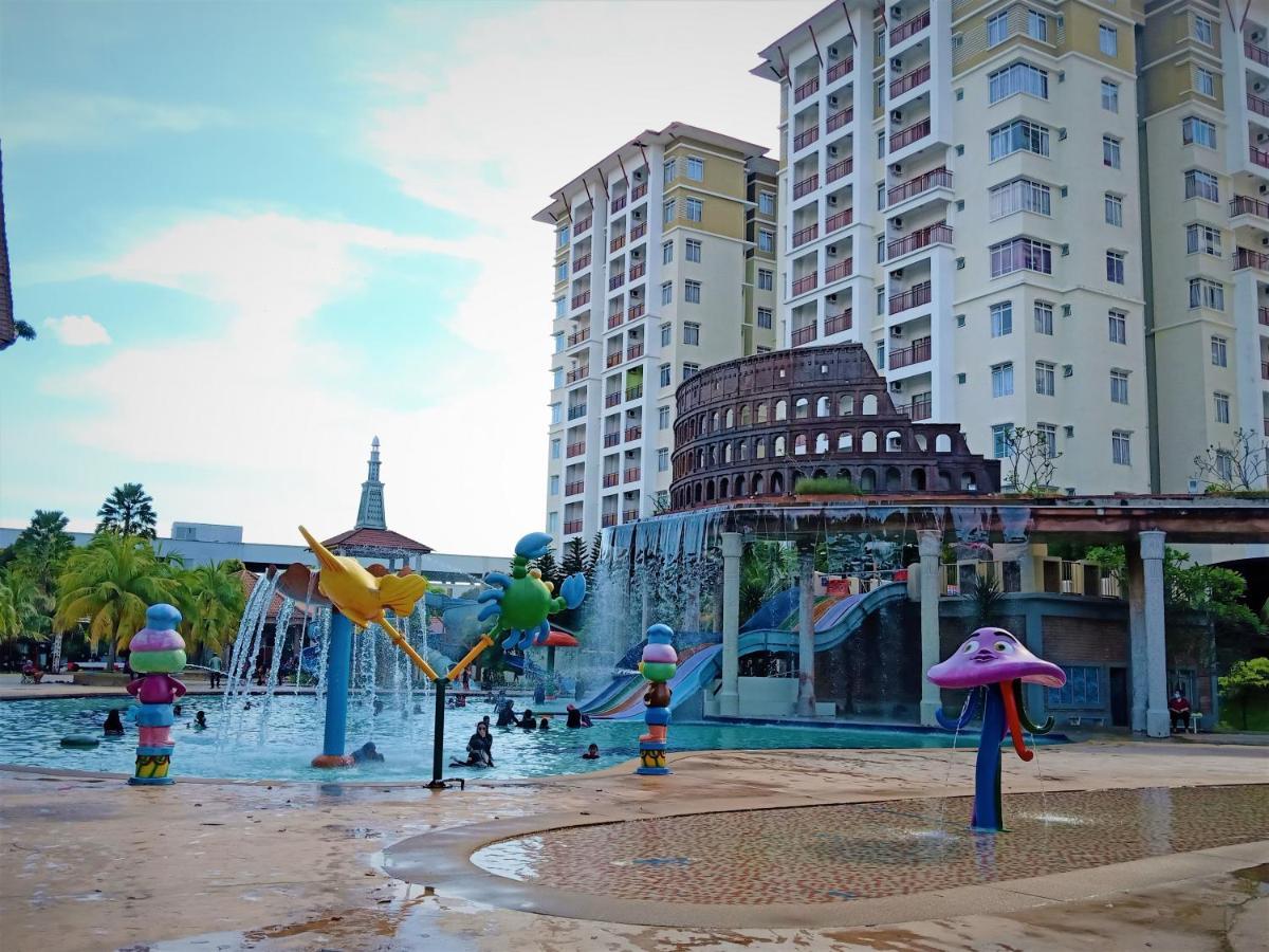 Paragon Water Themepark Suites By Ggm Malacca Exterior photo